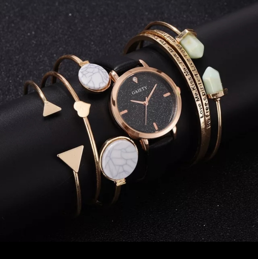 Gold bracelet Set